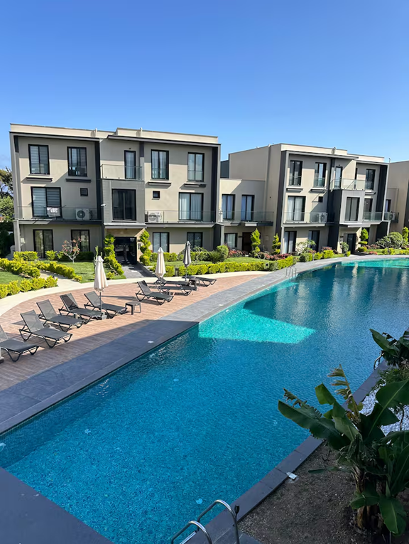 Лофт у бассейна 3+1, Karaoğlanoğlu